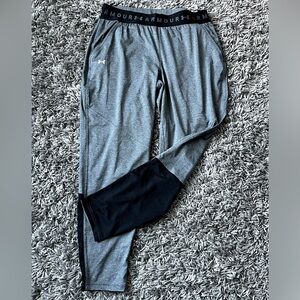 Under Armour - Womens HeatGear 3/4 Sport Jogger Pants - Medium